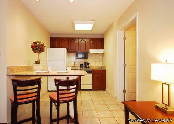 Quality Inn & Suites College Park Rum bild