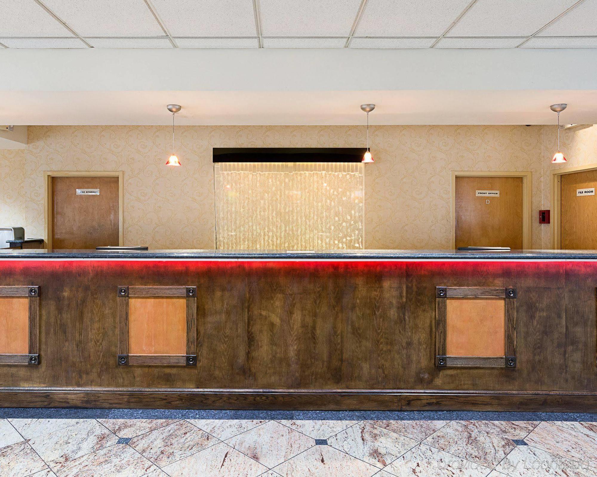 Quality Inn & Suites College Park Exteriör bild