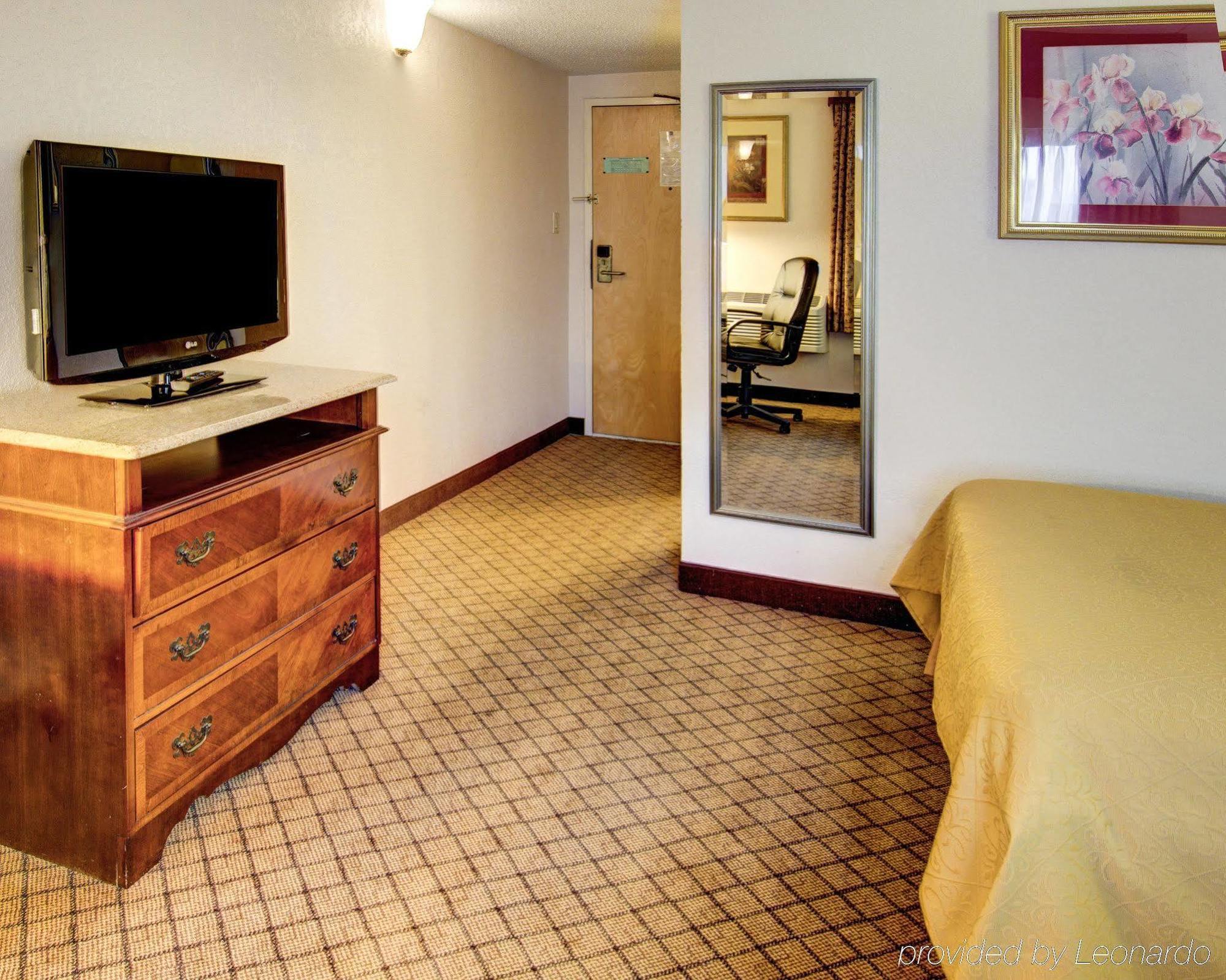 Quality Inn & Suites College Park Exteriör bild