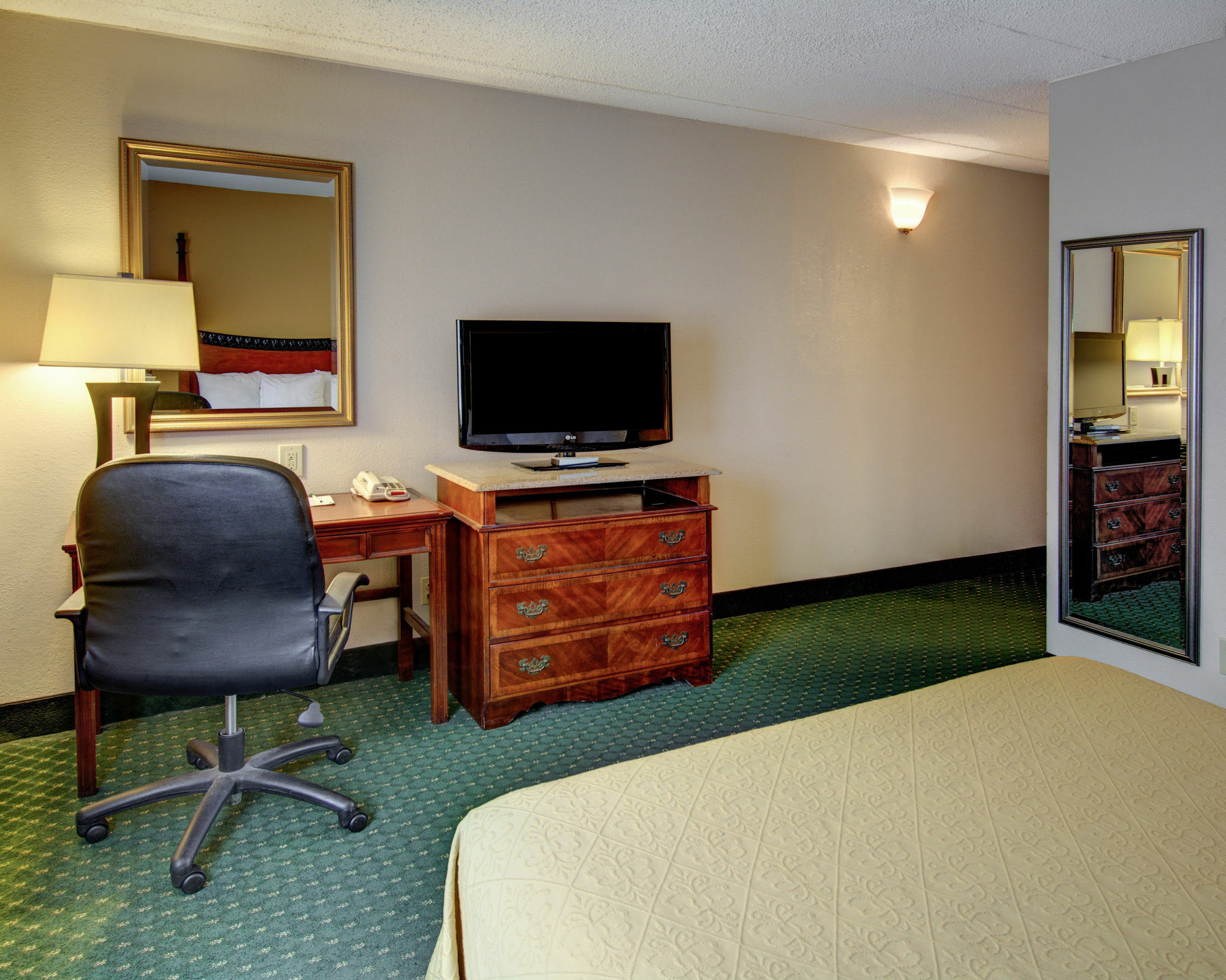 Quality Inn & Suites College Park Exteriör bild